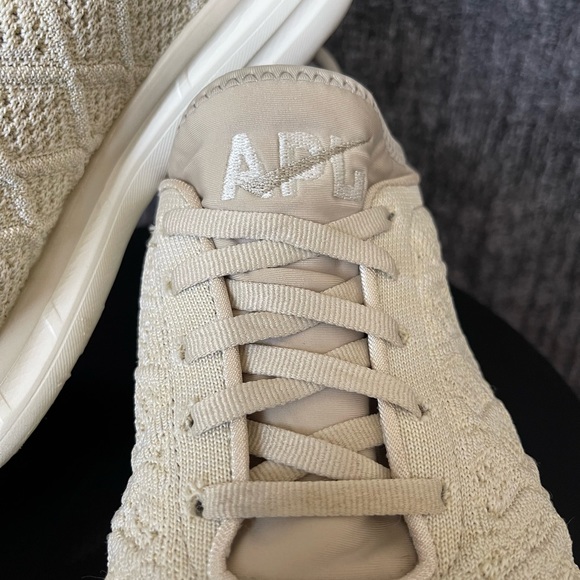 Women’s APL TechLoom Phantom Size 10 - Picture 6 of 13